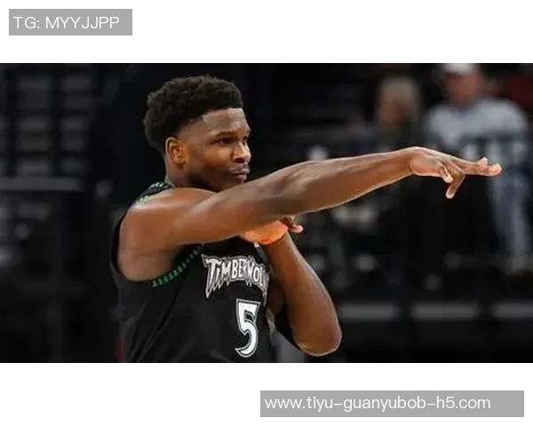 森林狼半场狂胜爵士34分华子与兰德尔仅差一分争夺得分王